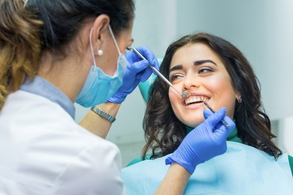 Tooth coloured fillings in Ealing